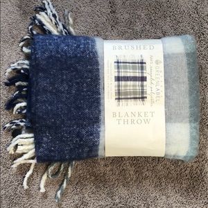 NWT super soft blanket throw